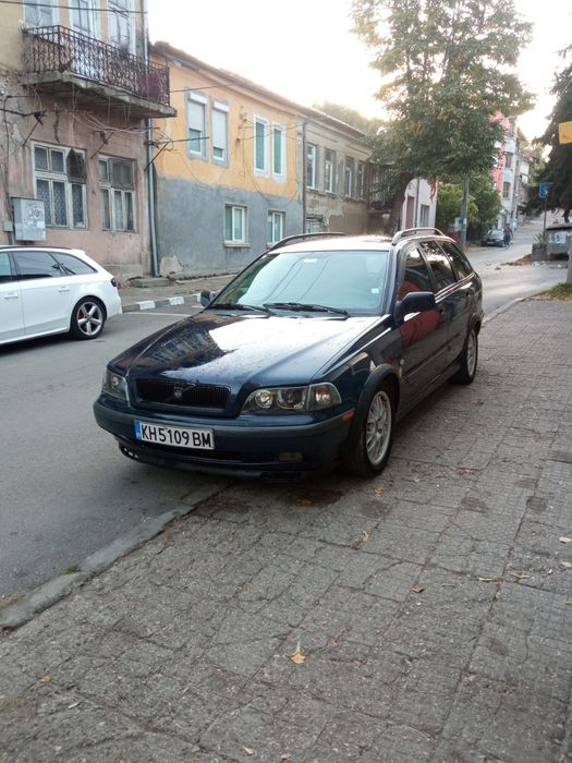 Продавам Волво в 40