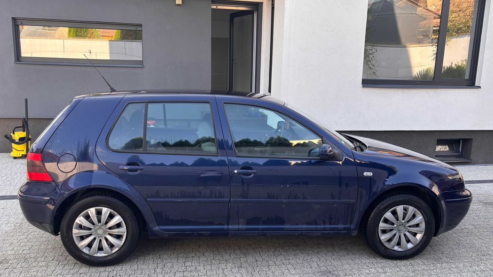 Vând urgent VW Golf 4 - 1.6 Benzină, Climatronic (Citește descrierea)