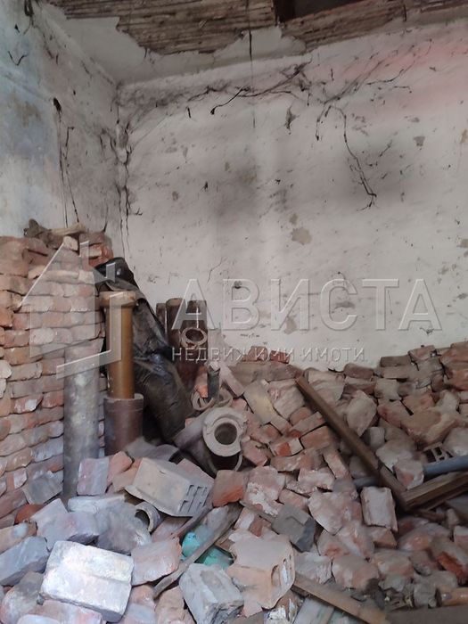 Магазин в София-Зона Б18 площ 12