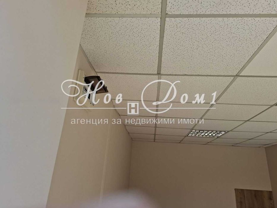 Дава се под наем Магазин в Варна, Център - 18 кв.м за 298.86 € - Снимка #2