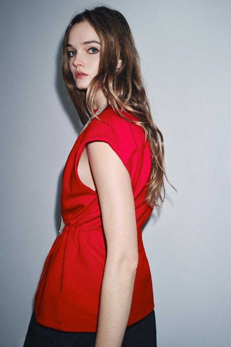 Нов червен блузон Зара, размер L