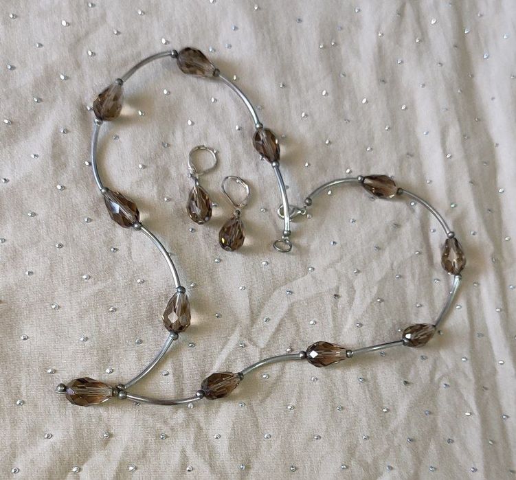 Комплекты бижутерии 3шт (на фото)