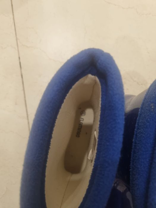 Продам кроссовки и боты