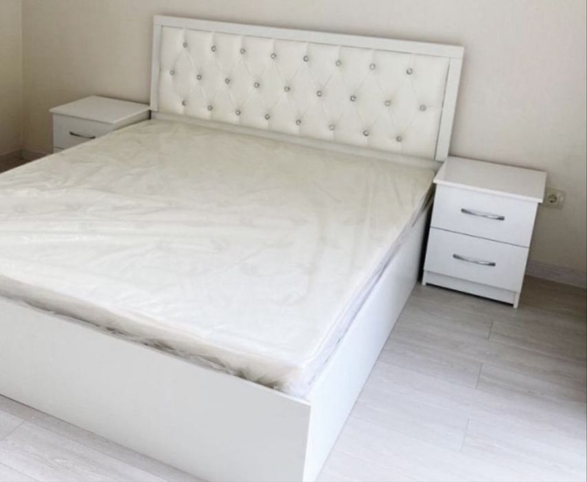 Кровать с тумбой