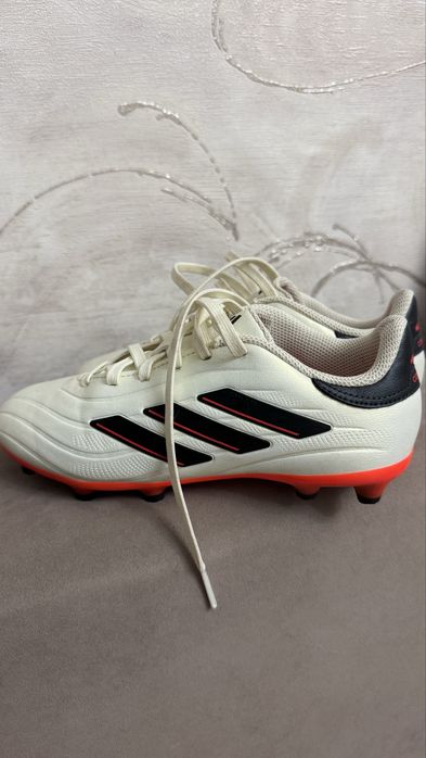Продам бутсы адидас сора оригинал для мальчика