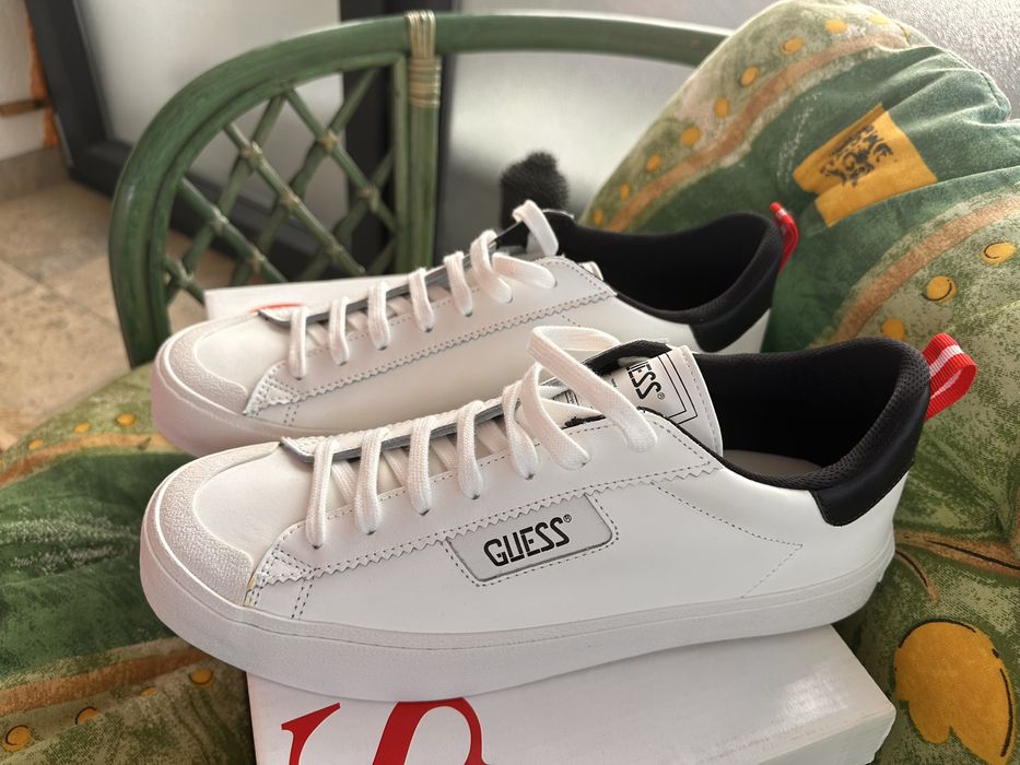 Adidasi Guess noi