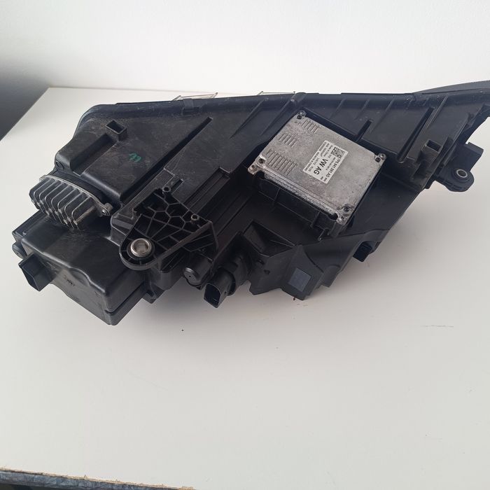 Десен фар Skoda Octavia III Фейслифт 2017-2020 5E1941016D