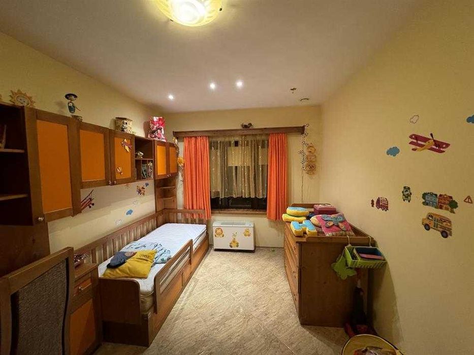 Дава се под наем Къща в Габрово, Център - 220 кв.м за 765 € - Снимка #3