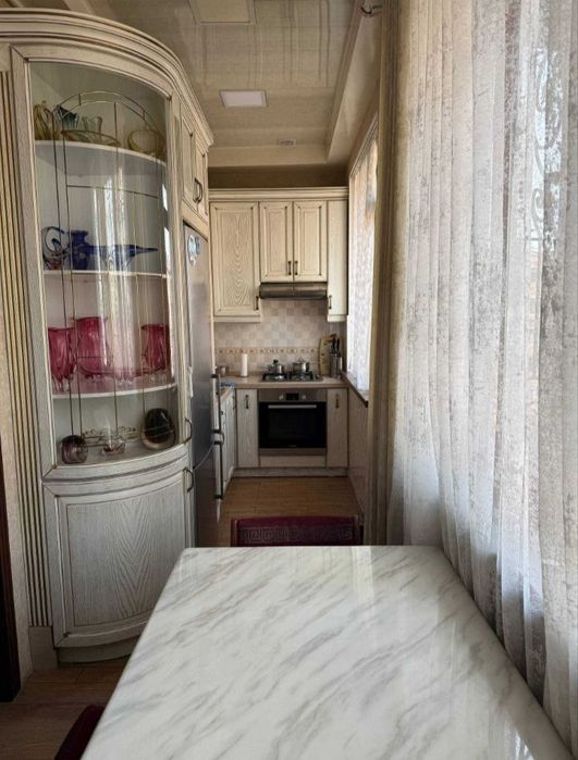 Продаётся трёхкомнатная квартира в центре Нукус ор-р Мирабад Авенью