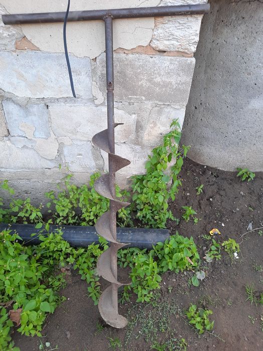 Продам бур срочно.