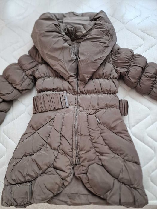 Продавам детско зимно яке, размер 3/4 години