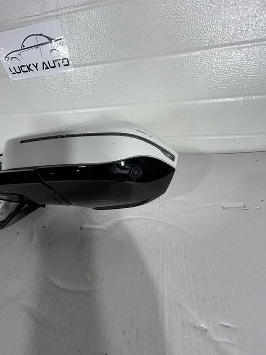 Oglinda stinga BMW G70 cu camera si zona moarta