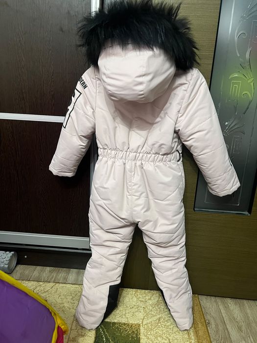 Продам детский зимний комбинезон.