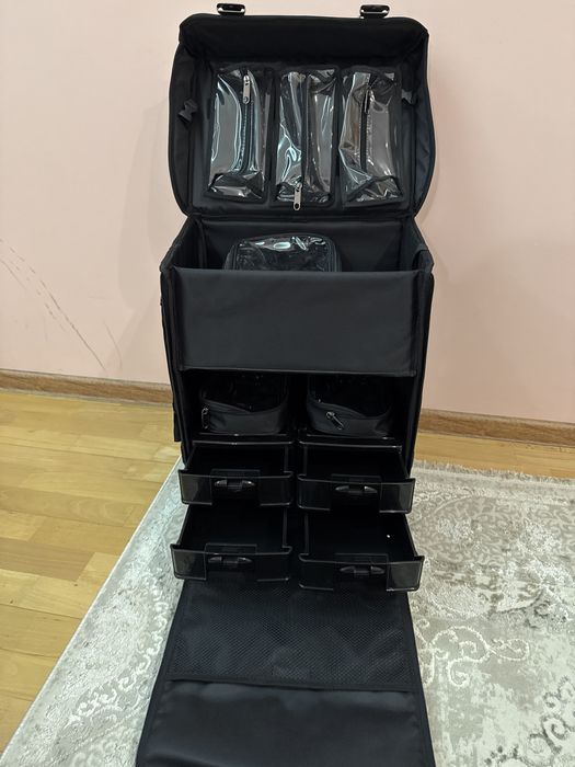 Чемодан для визажистов Новый !