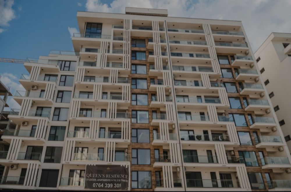 Queen's    Vând apartament 2 camere, 2 balcoane, Mamaia Nord