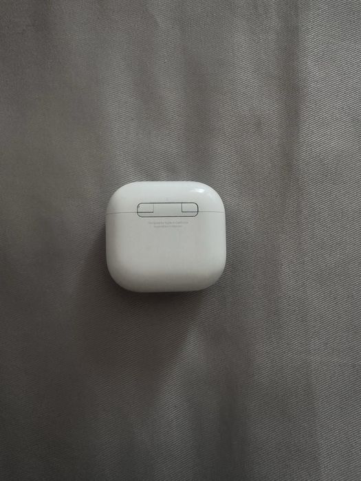 Кейс airpods 4 оригинал