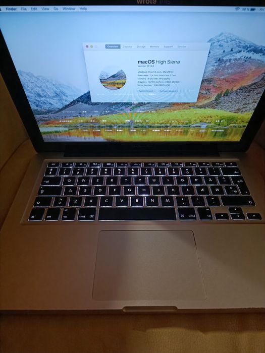 Apple MacBook Pro 13.3 inch  SSD 256  6GB Ram