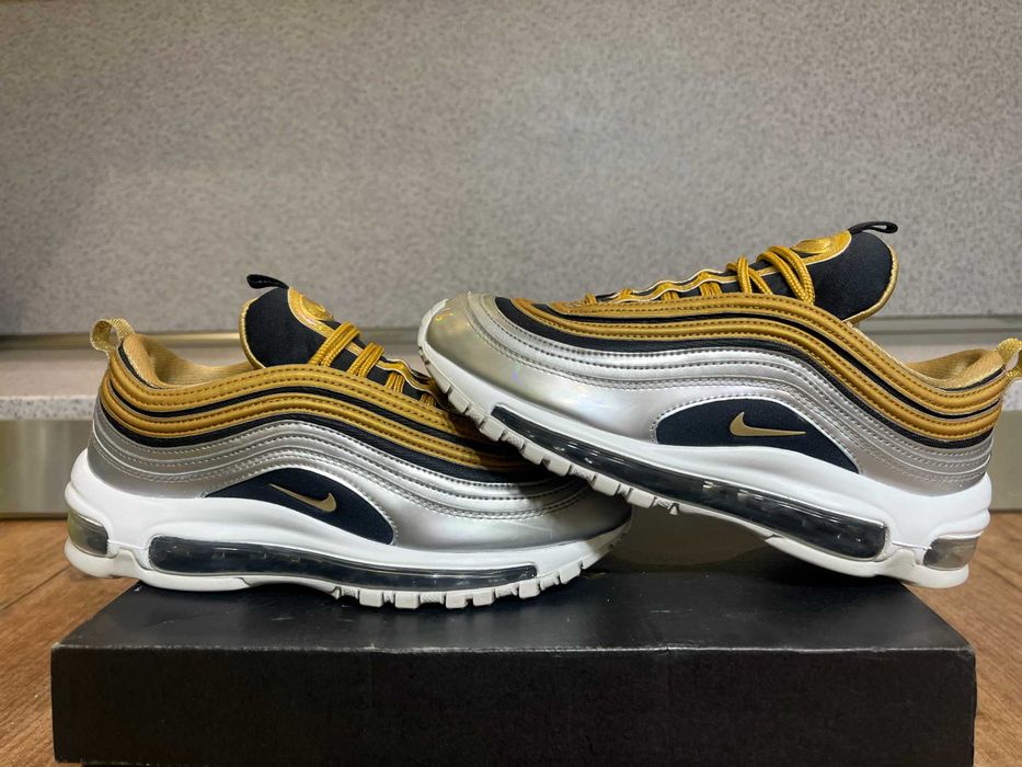 ОРИГИНАЛНИ *** Nike Air Max 97 Se / Metallic Gold /Metallic Gold