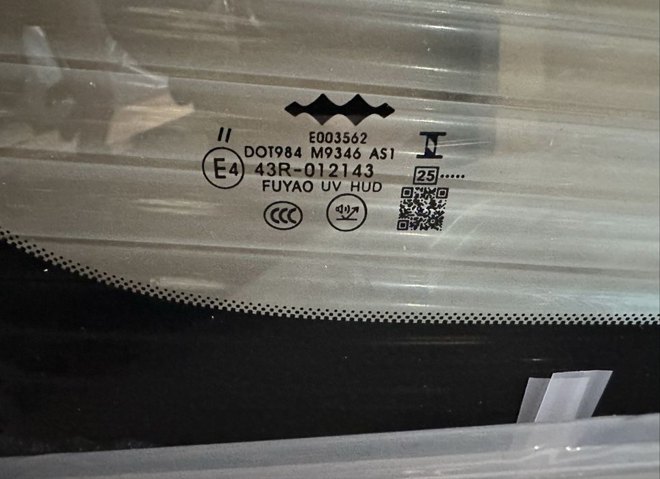 Лобовое стекло Leopard 3,5