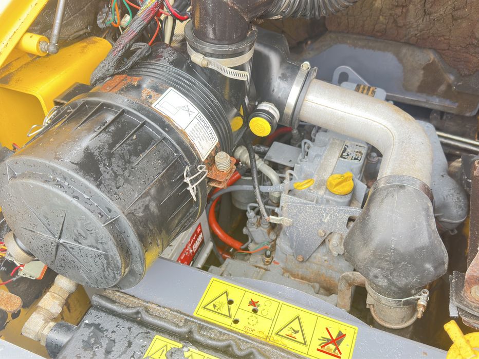 Miniincarcator Gehl 5640 Turbo/tone 3380 kg / Vopsea originala/