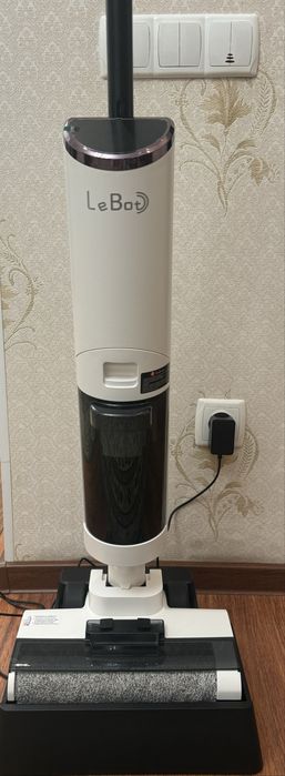LeBot пылесос в отличном состояний