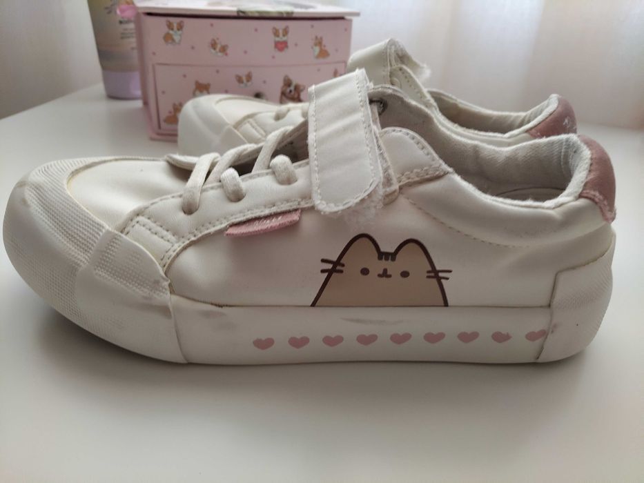 Маратонки Reserved 32