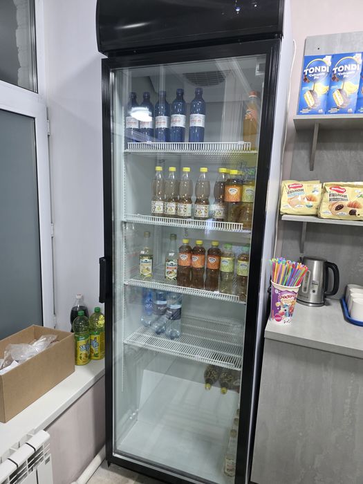 Витринный холодильник