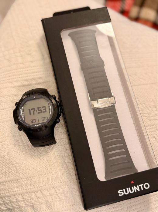 Vând ceas-computer scufundari Suunto D6i