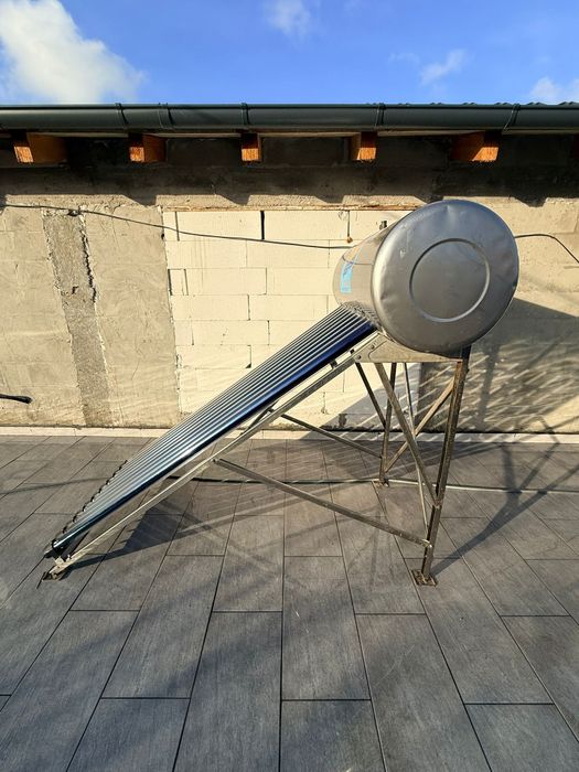 Panou solar apa calda vara / iarnă presurizat 100L Inox, 10 tuburi Heat Pipe, panou solar apa calda cu presiune boiler cu rezistență electrică