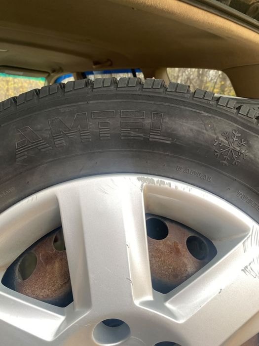 Шины зимние шипованные 215*65 R16