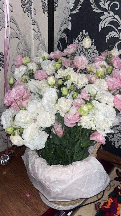 Гүл сатылады 2 шт