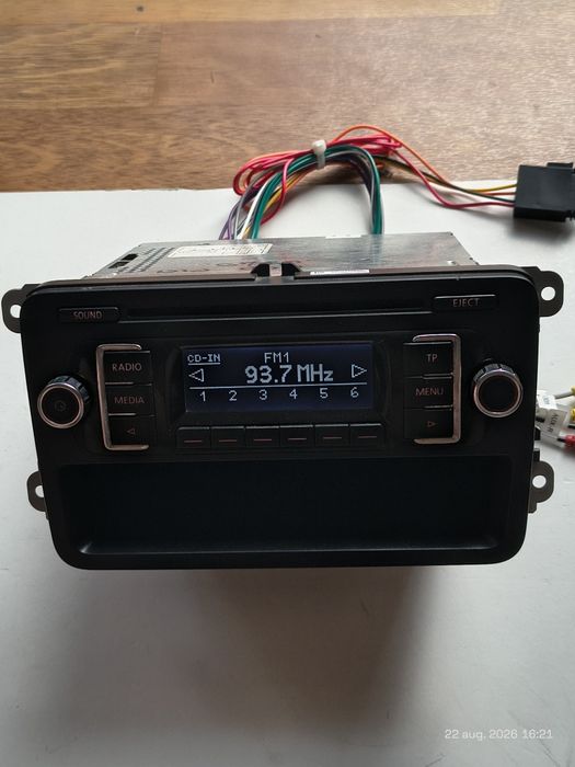 Radio-CD original Volkswagen model RCD 210