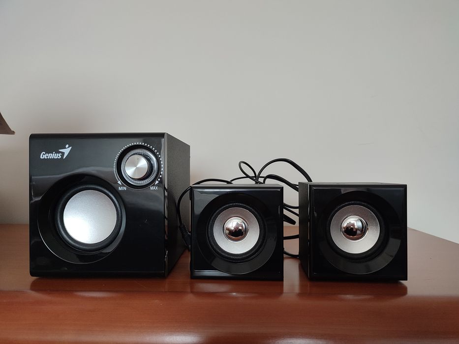 Малки тонколони с буфер Genius
