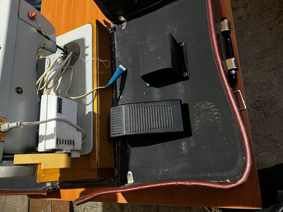 Продам швейную машину