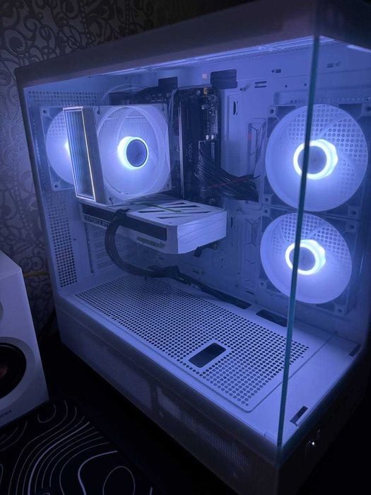 Белый игровой ПК Manli RTX 5060 Ti 16GB / i5-14400F / монитор 300Hz
