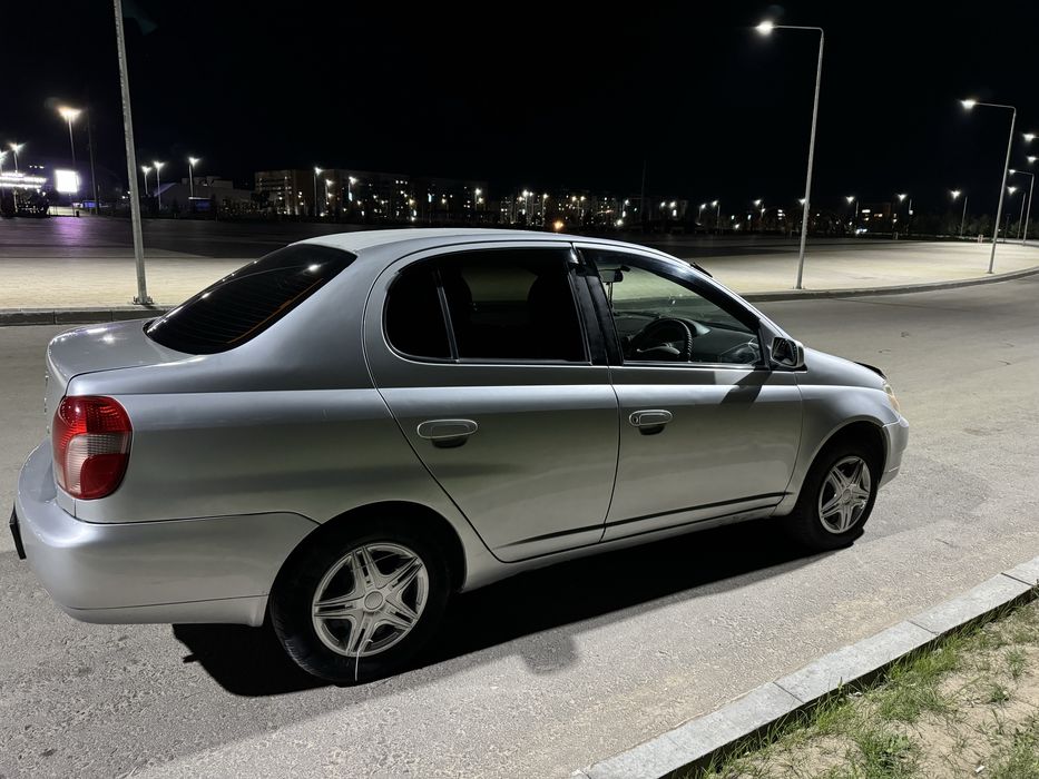 Продам машину Toyota platz