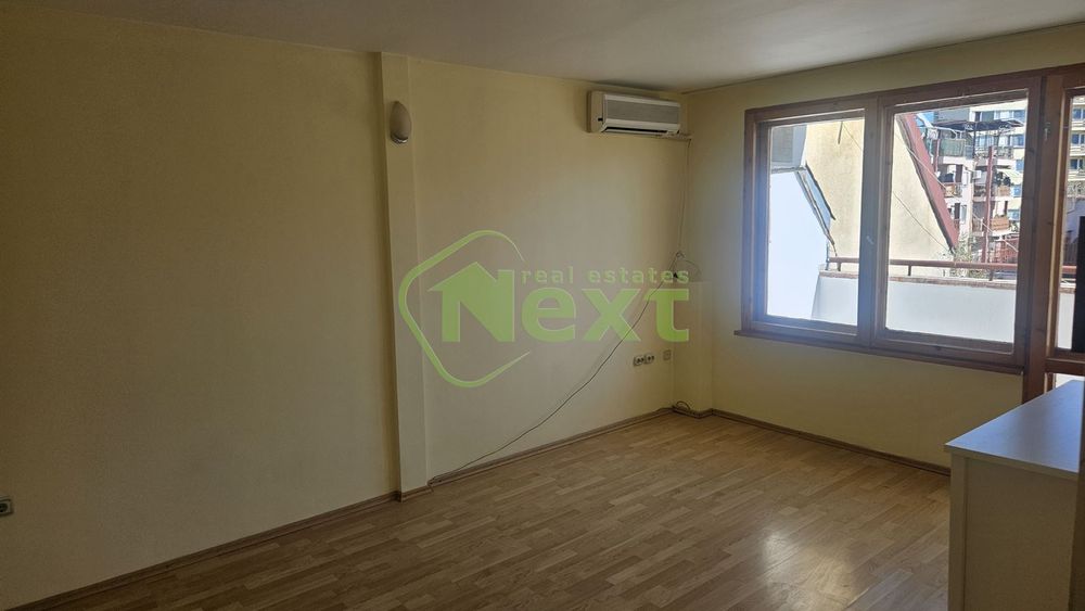 Продава се Двустаен апартамент в София, Студентски град - 76 кв.м за 2323 €/кв.м - Снимка #2