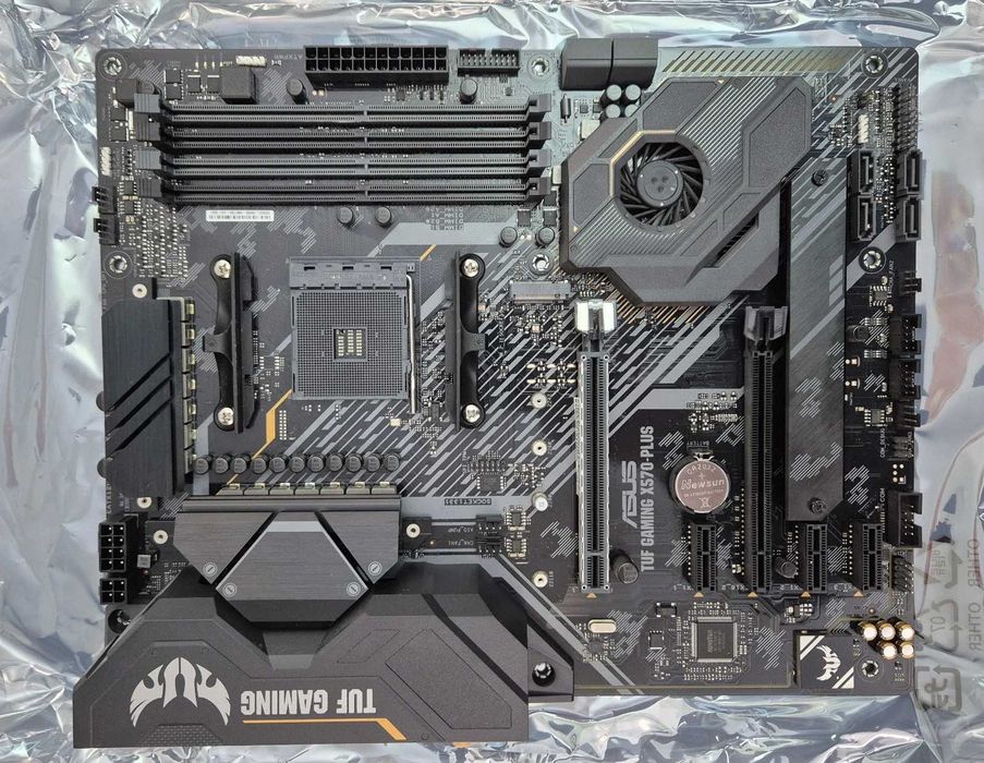 Дънна платка ASUS TUF GAMING X570-PLUS АМ4