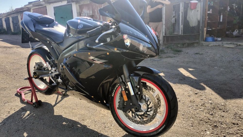 Продам ямаху r1 2006 год