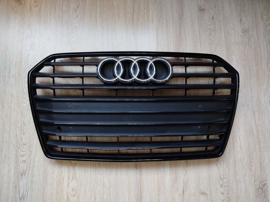 Решетка радиатор Audi A6 / S6 C7