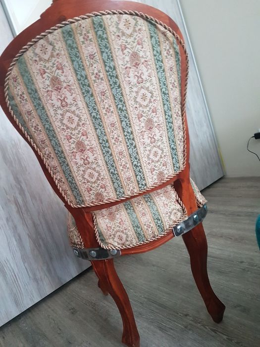 Старинно кресло от орех