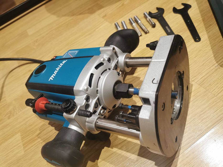 Оберфреза Макита фреза Makita Rp2301 с 6 НОЖА фрезера и куфар