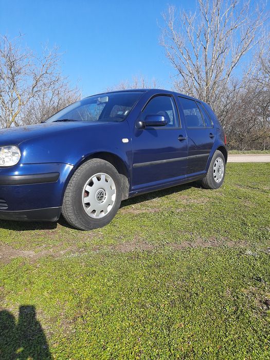 Автомобил Голф 4
