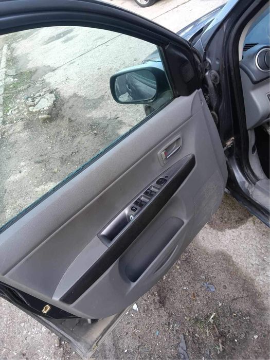 Mazda 2 - на части