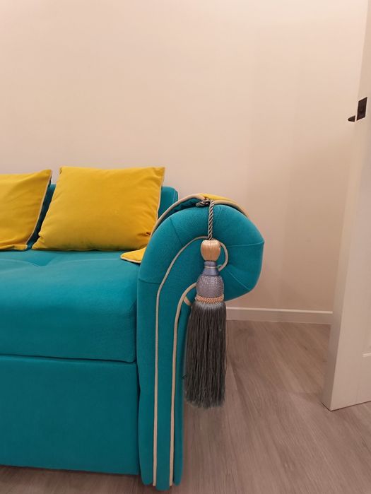 Продам диван и шторы