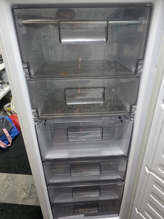 Congelator Vertical Arctic AC60250M30W – 215 Litri, Stare Excelentă