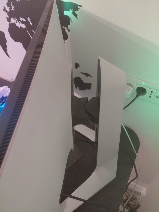 Monitor Alienware de 27' 240hz