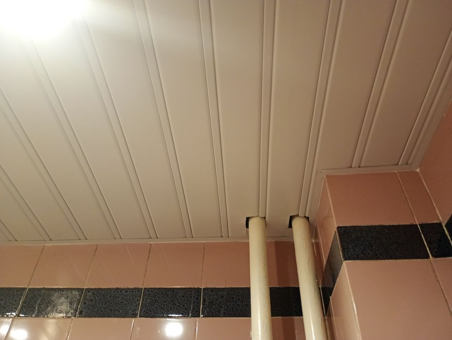 Алуминиев лентовиден окачен таван Хънтър Дъглас