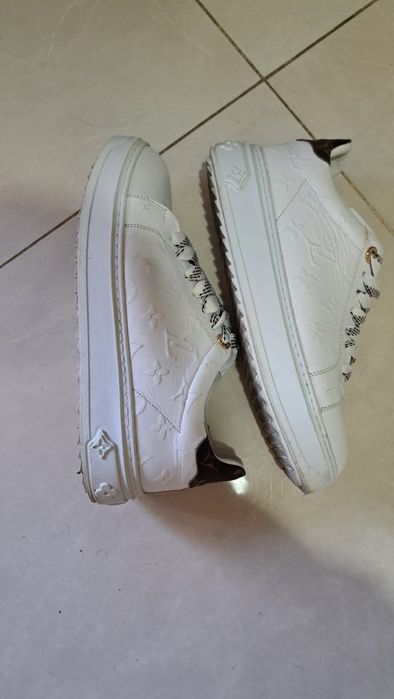 Adidasi Luis Vuitton