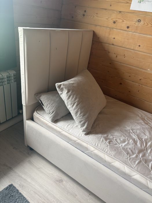 Продам кроват их 2